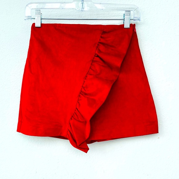 NWT! ZARA Faux Suede Asymmetrical Ruffle Skort Shorts Mini Skirt in RED Size XS - Picture 15 of 16